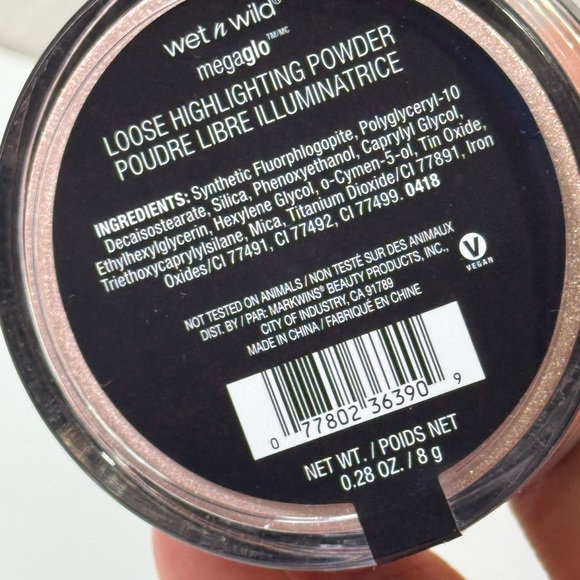 Wet n Wild MegaGlo Loose Highlighting Powder - Written in the Stars - Picture 2 of 5